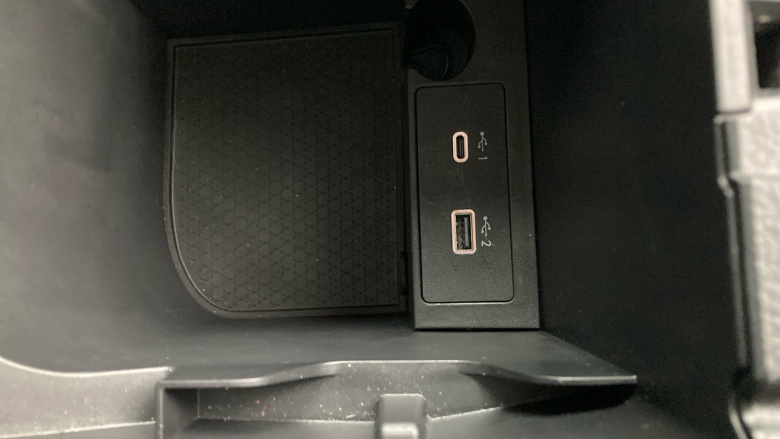 Nissan Qashqai 1.3 DiG-T MH N-Connecta 5dr Petrol Hatchback